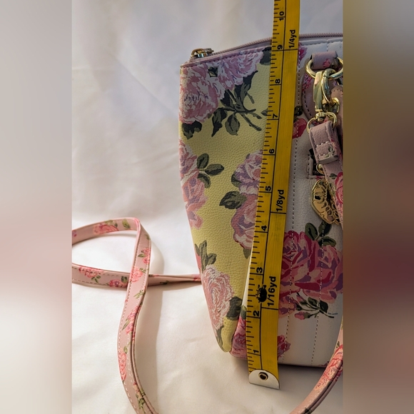 Betsy Johnson handbag with detachable shoulder strap. - Picture 10 of 12